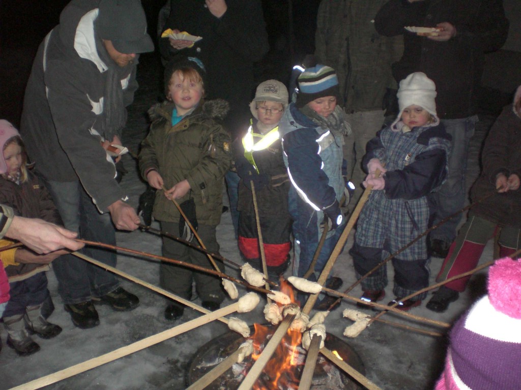 Kindergarten St. Martin: „Nachtwanderung mit Papa“