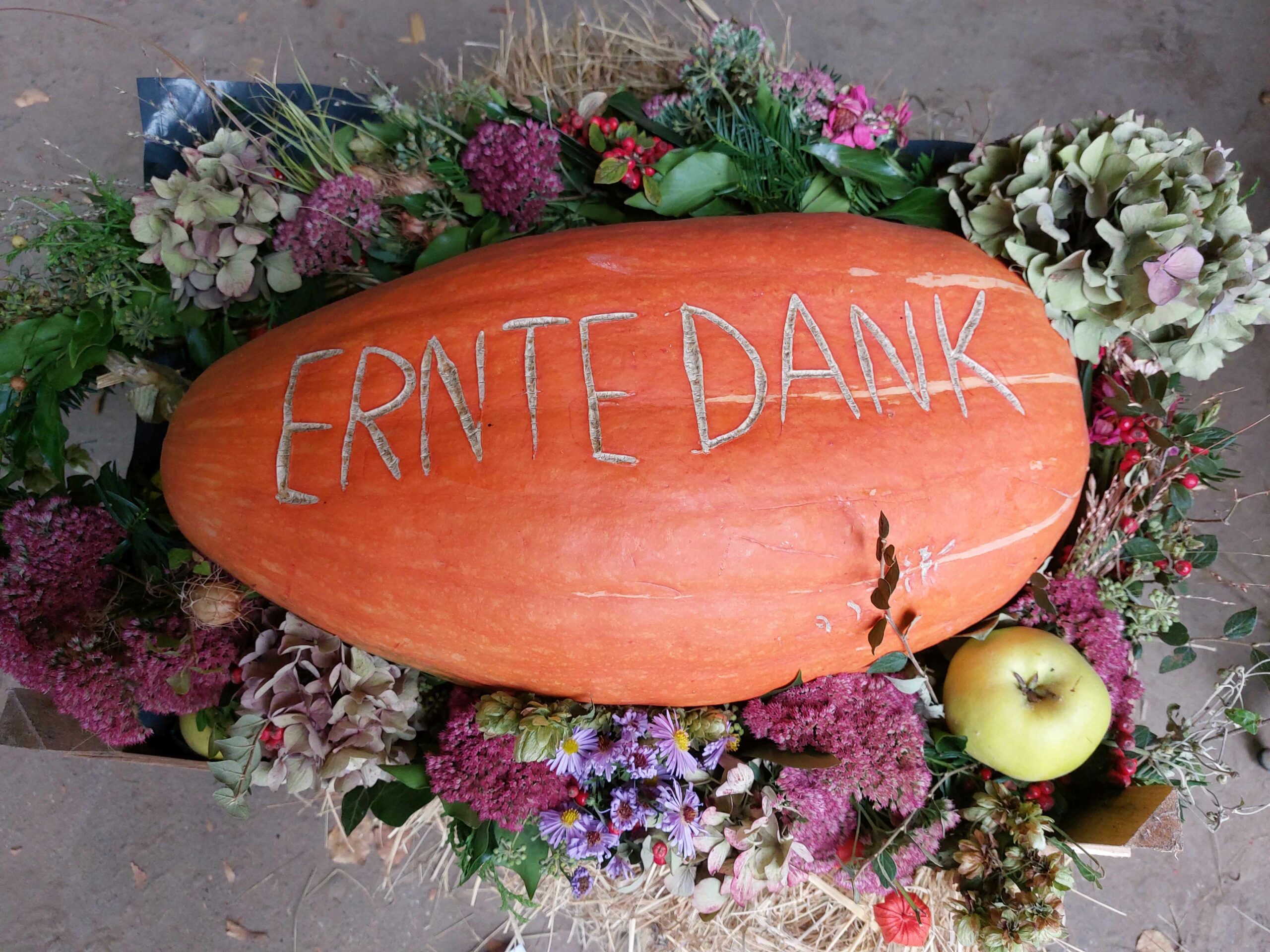 Erntedankgottesdienst – Einer für alle… Und alle sind gekommen.