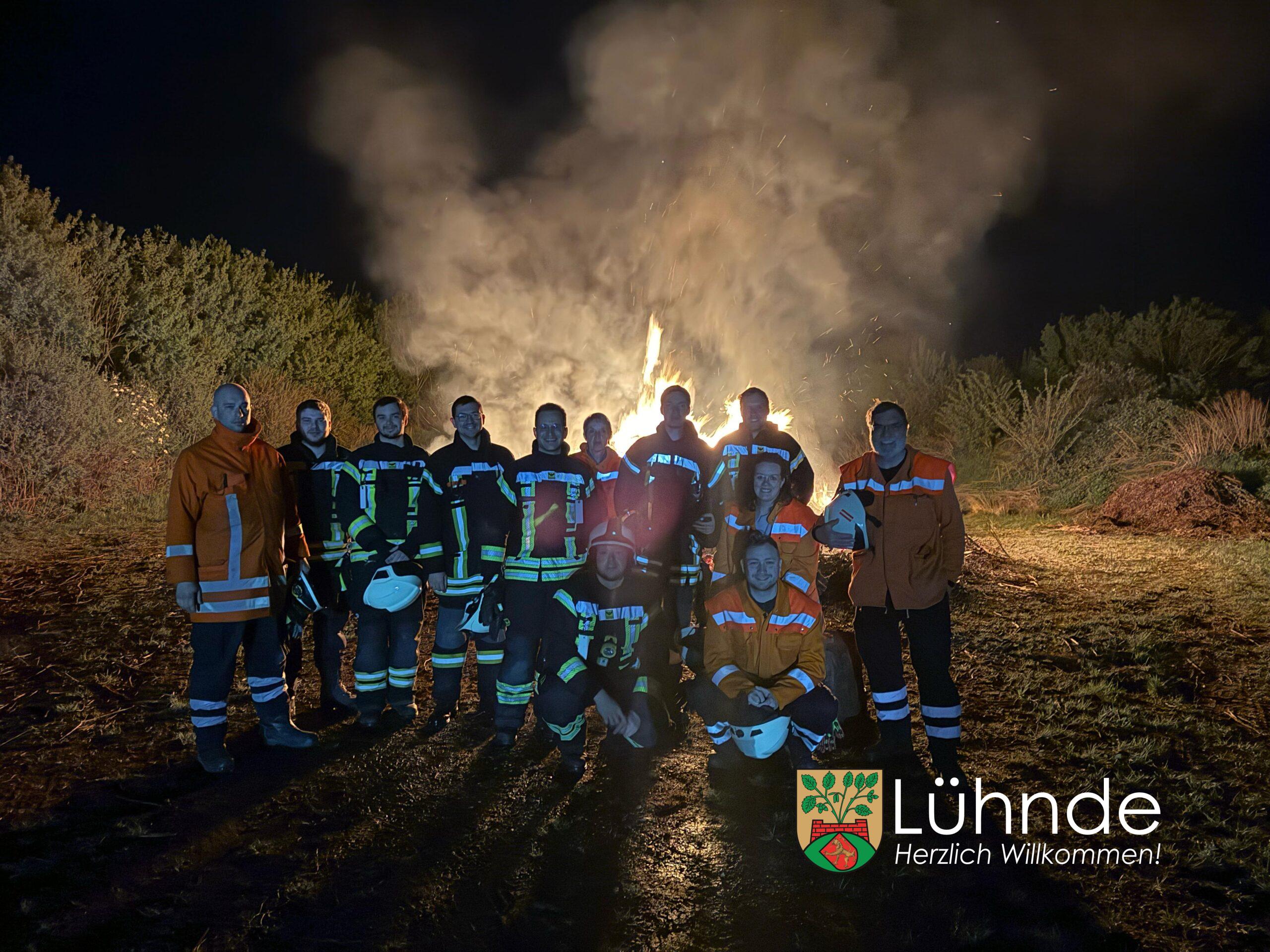 Vermutliche Brandstiftung Osterfeuer Lühnde / Osterfeuer findet dennoch statt!